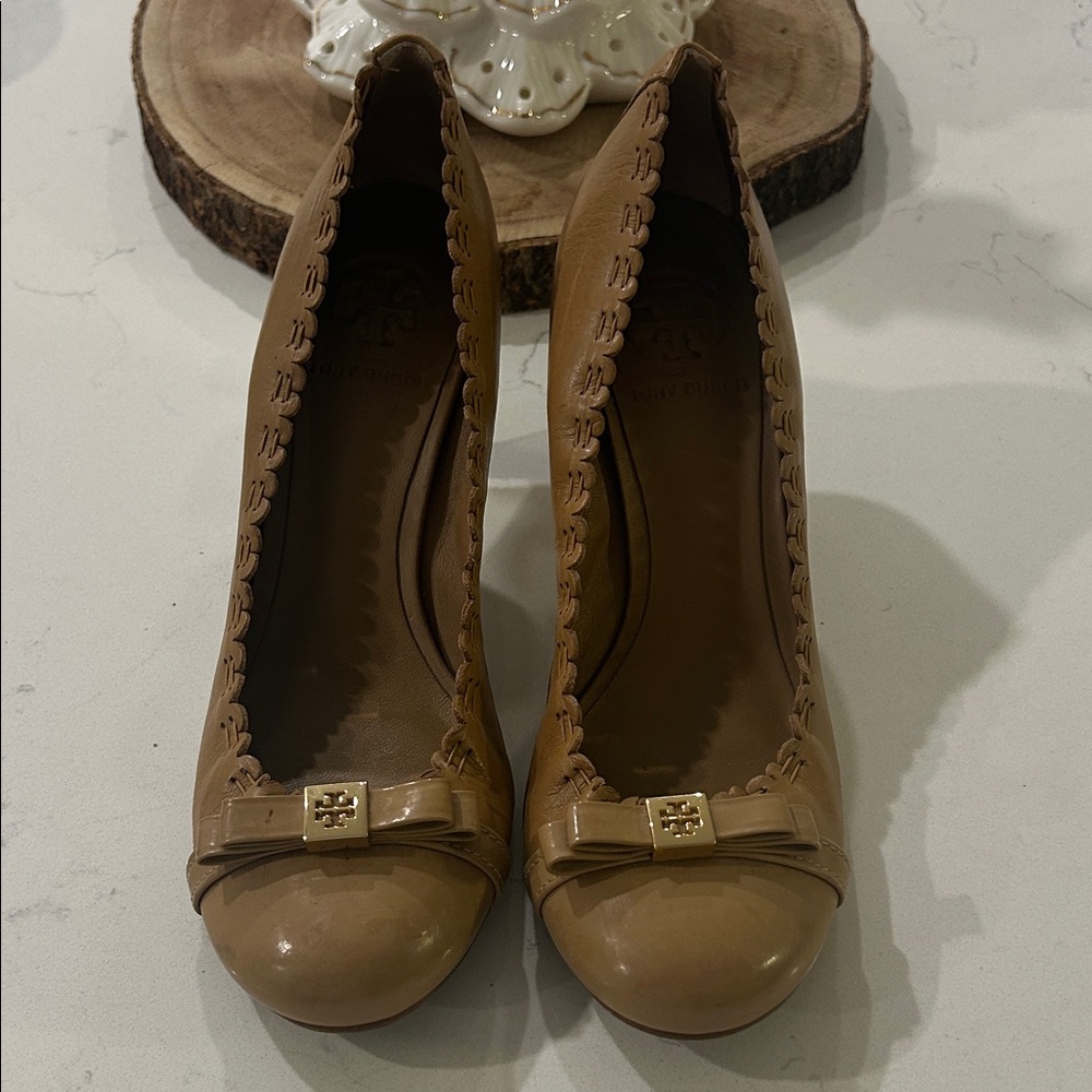 Tory Burch Brown Flats with Bow Detail